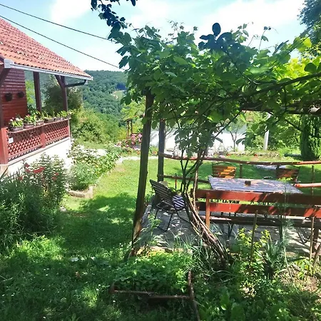 ゲストハウス Little Heaven Užice